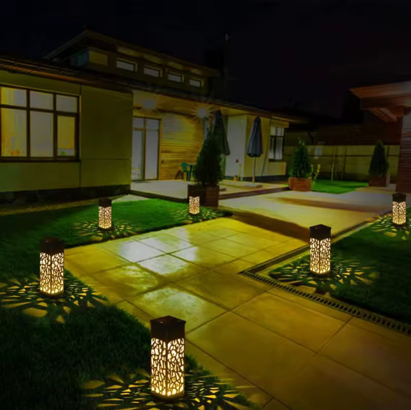 Solar Gartenleuchte LED – Hohlmuster Licht für Terrasse & Wegbeleuchtung