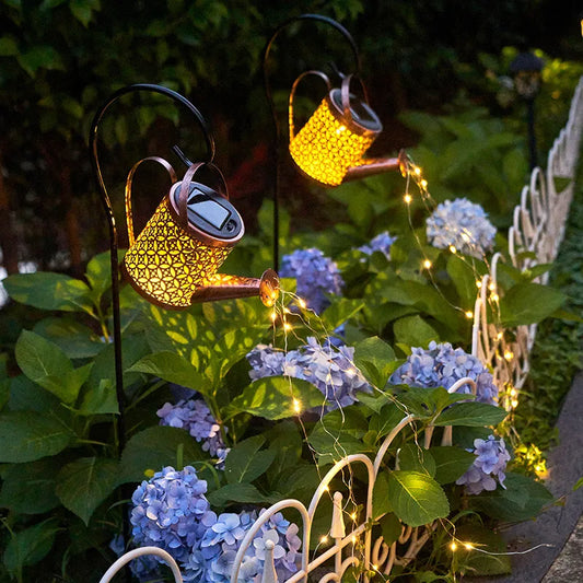 Solar Gießkanne mit Lichterkette